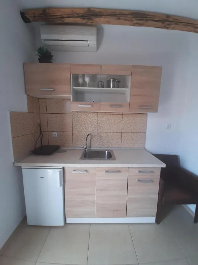 Mariza Apartments -studios Hanioti